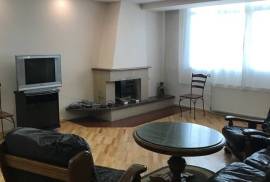 For Rent, 3 Room, Old building, Tbilisi, vake