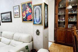 For Rent, 2 Room, Old building, Tbilisi, saburtalo