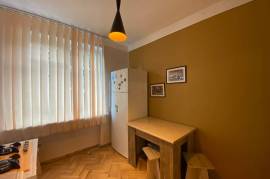 For Rent, 2 Room, Old building, Tbilisi, saburtalo