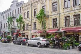 For Rent, 4 Room, Old building, Tbilisi, Chugureti