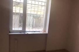 Apartment for sale, 3 Room, Old building, Tbilisi, saburtalo