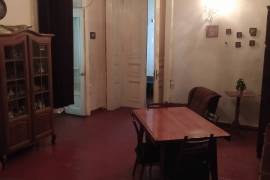 Apartment for sale, Old building, Mtatsminda