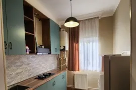 For Rent, 3 Room, Old building, Tbilisi, Chugureti